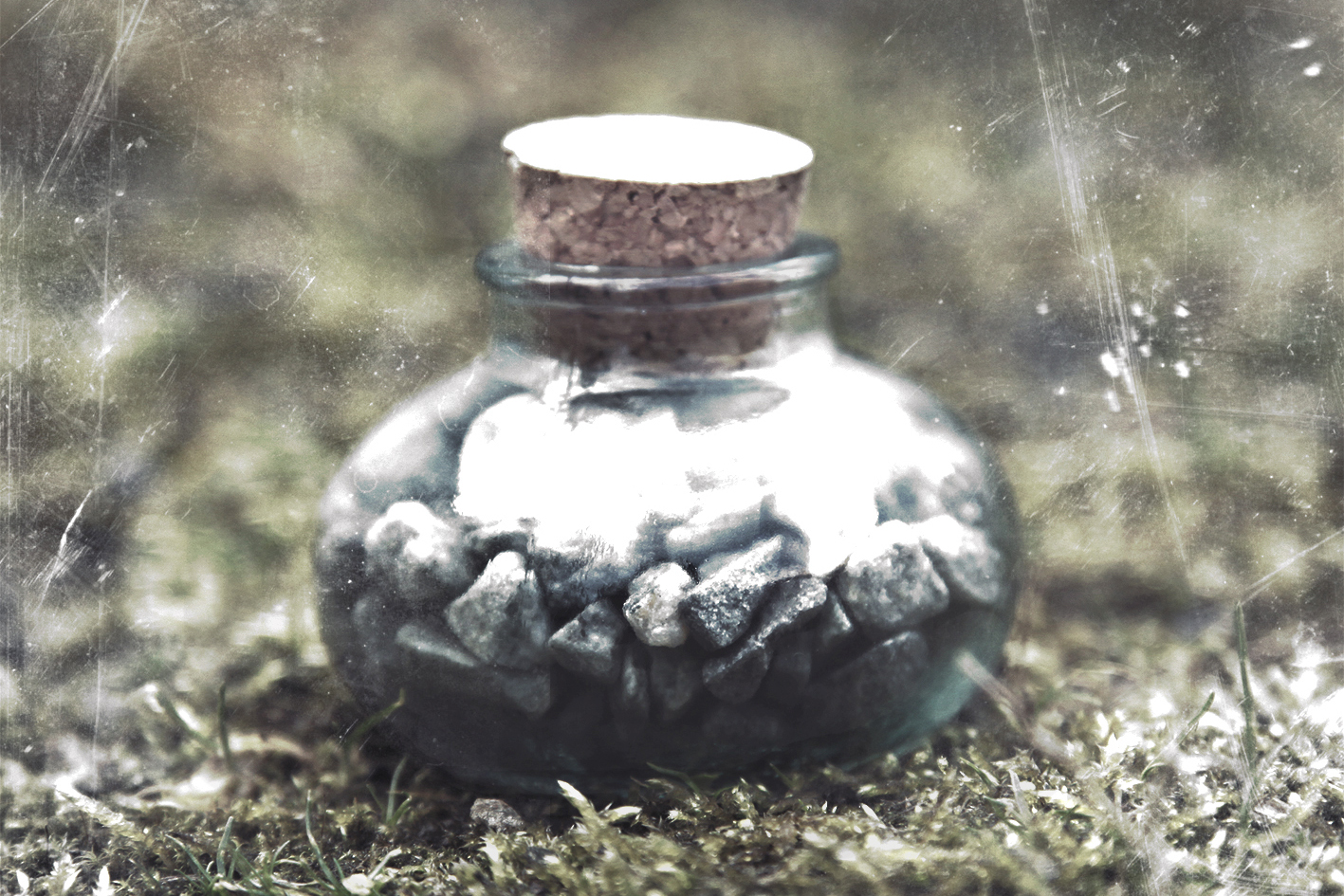Bill Seaman - F (noir), pebbles in a corked bell jar