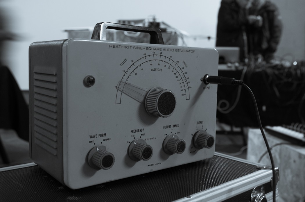 Soundkitchen November 15, old-fashioned sine wave generator